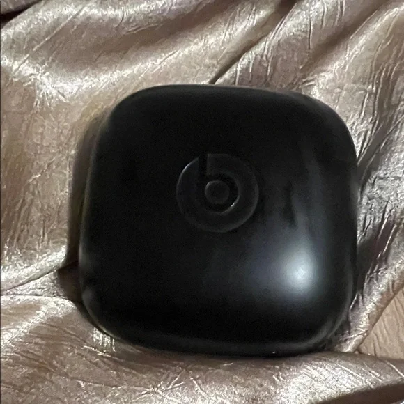 Orange Wireless Earbuds with Black Case - Picture 5 of 5